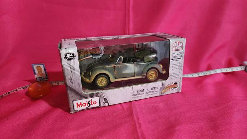 Old-Friends VW Beetle  "Maisto" { 1,43 }