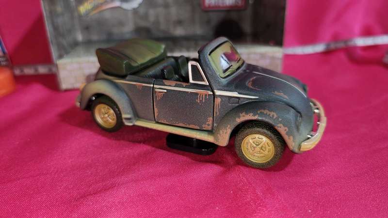 Old-Friends VW Beetle  "Maisto" { 1,43 }