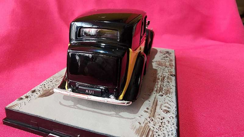 Rolls Royce Phantom III  (1:43) James Bond