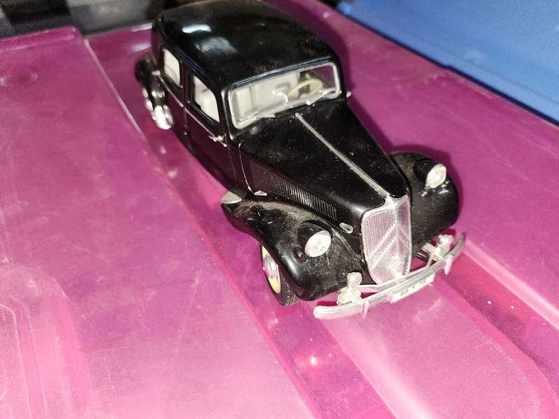 Citroen model 1:18