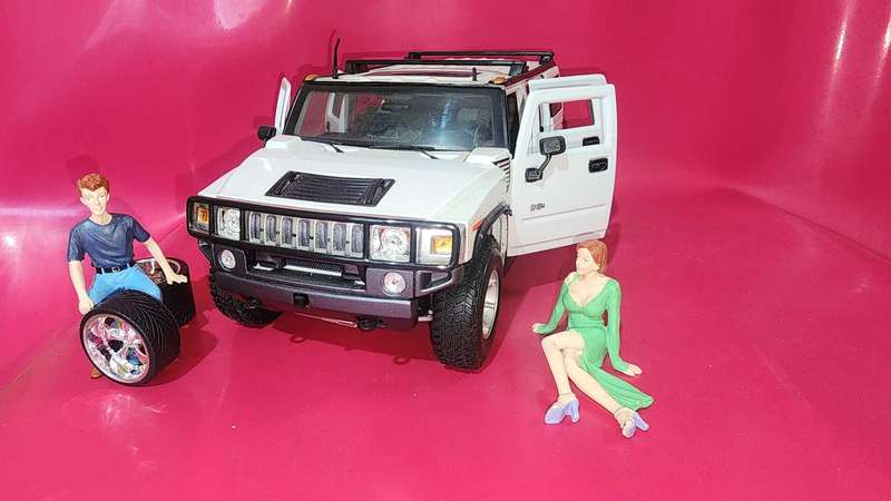 Hummer H2 (SUV) 1:18
