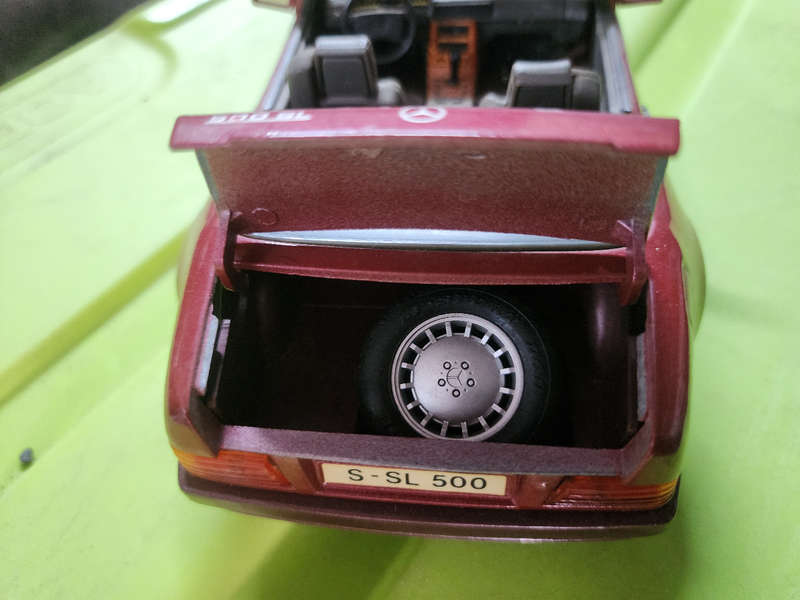 Mercedes Benz SL 500 (1:18) Maisto