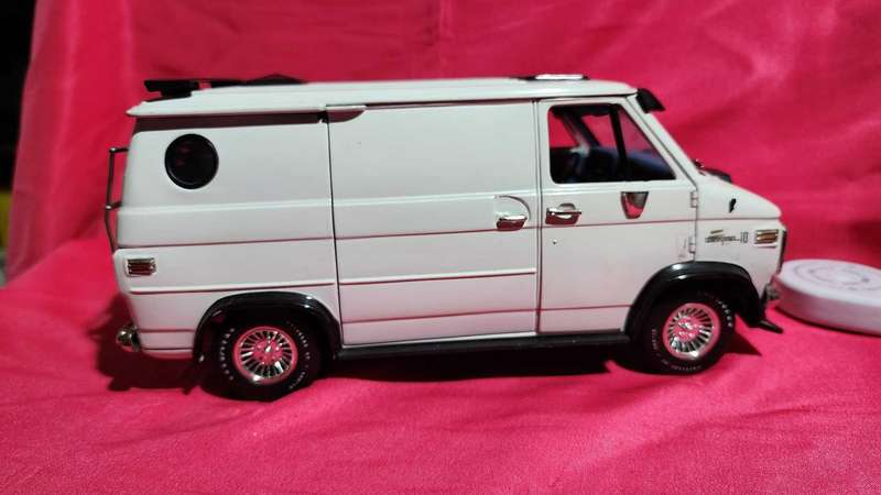 Chevyvan 10 "Highway 61" (1:18)