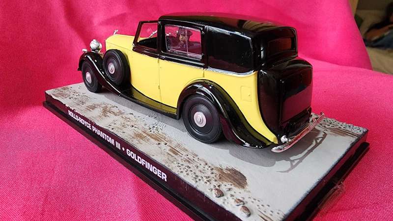 Rolls Royce Phantom III  (1:43) James Bond