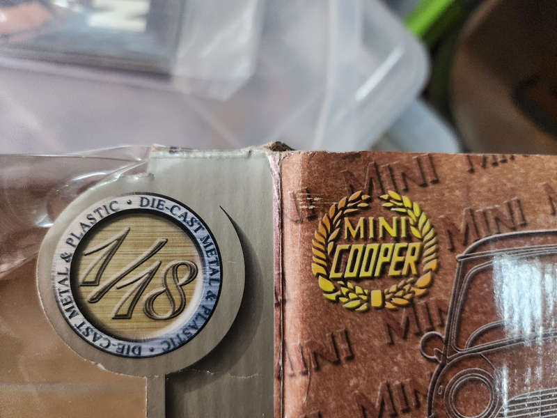 Minu Cooper (1:18)