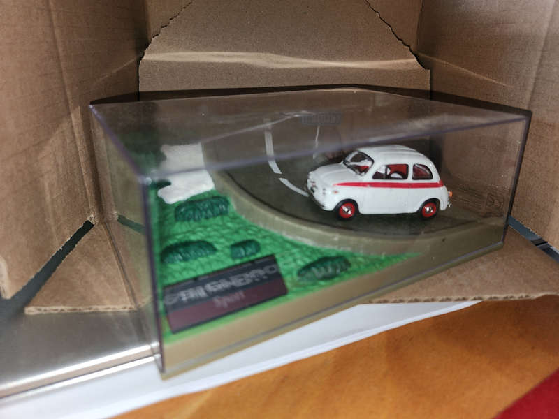 Fiat Nuova 500 Diarama(1:43)