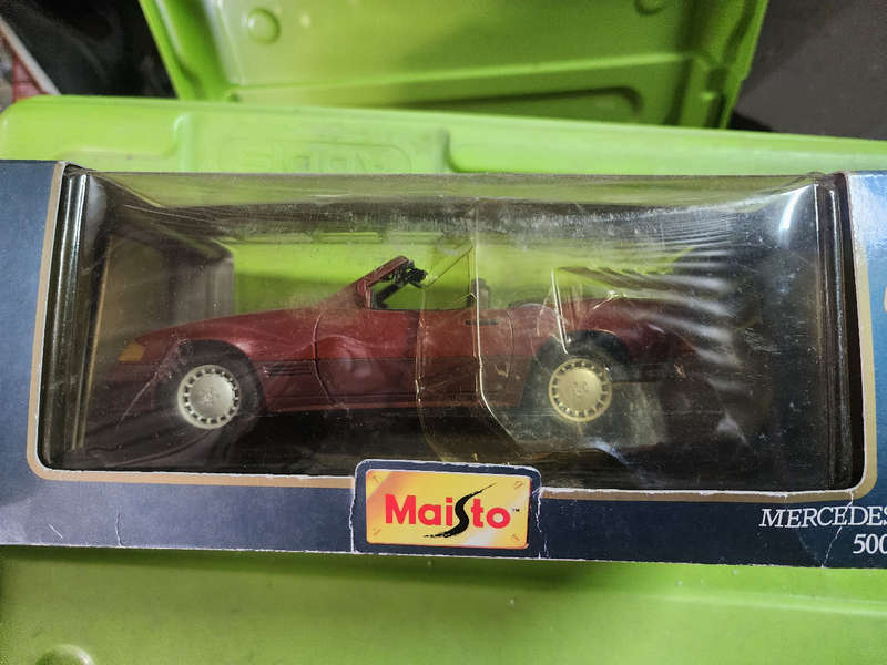 Mercedes Benz SL 500 (1:18) Maisto