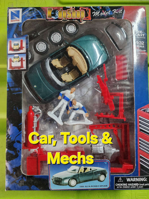 Alfa Romeo and Workshop kit (1:32)