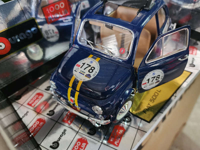 Fiat 500 L "1000 Miglia" 1:18