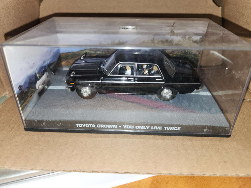 Toyota Crown James Bond Model