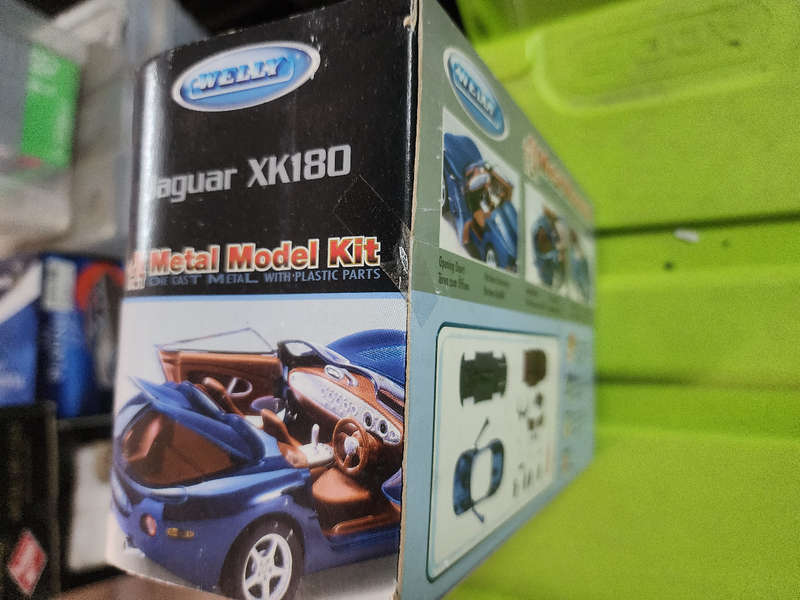 Jaguar XK180 (1:24) Welly
