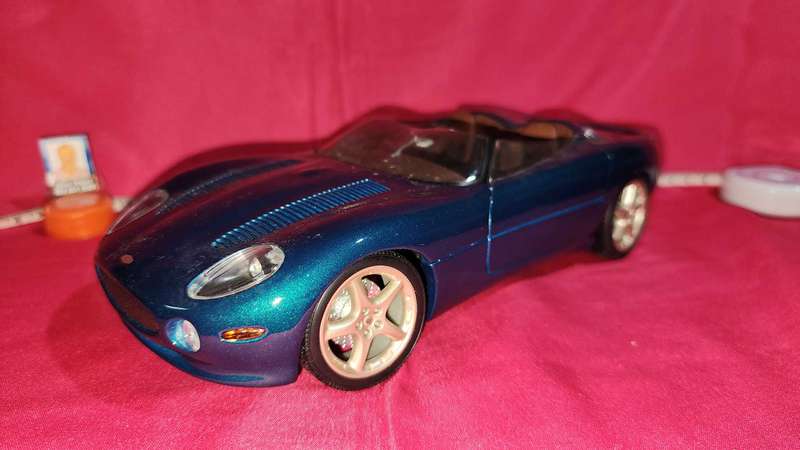 Jaguar XK 180 (1:18) Maisto