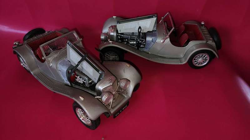 Jaguar 100 SS ( x2 ) Bburago 1:18