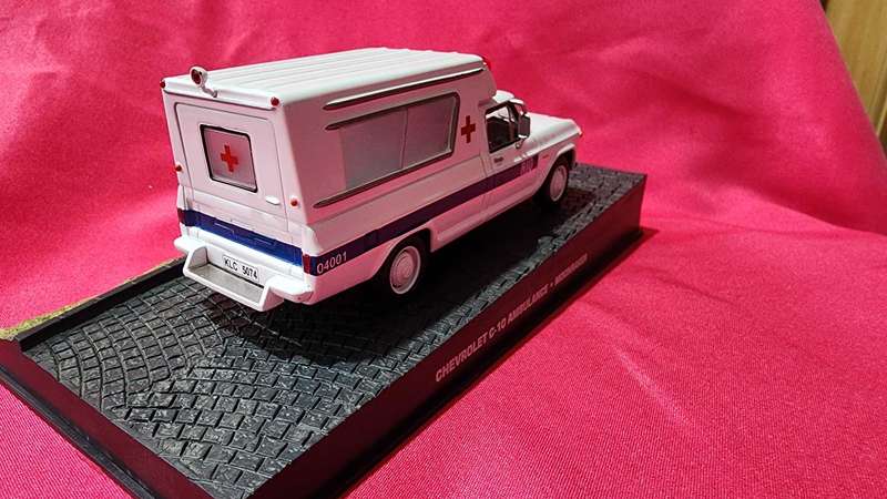 Chevrolet C10 Ambulance  (1:43)  James Bond