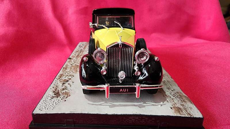 Rolls Royce Phantom III  (1:43) James Bond