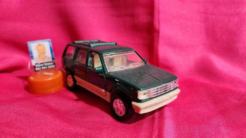 Ford Explorer 1:43