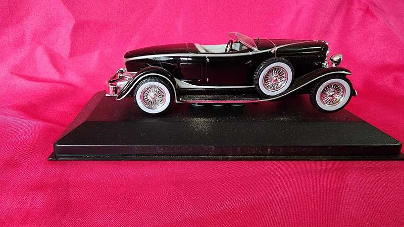 1933 Auburn Boat Tail Roadster ( ixo )