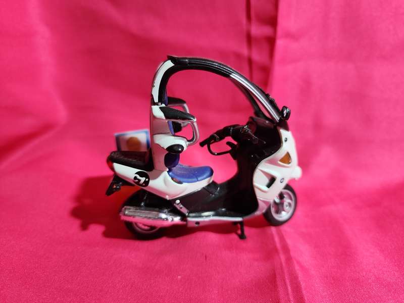 BMW c1 Maistk 1:18