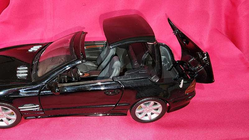 Mercedes SL 500 (1:18)