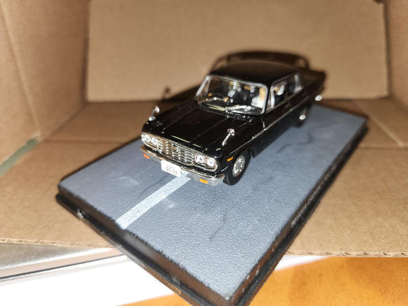Toyota Crown James Bond Model