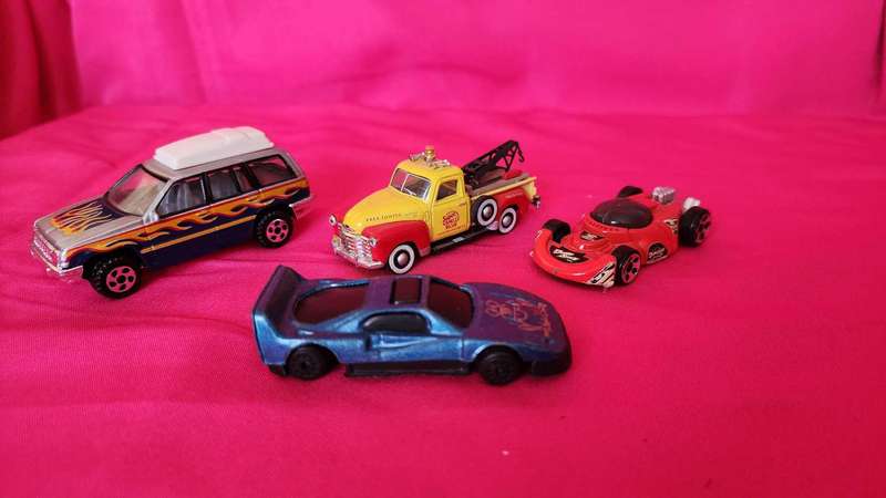 Lot of 4 (Mixed)