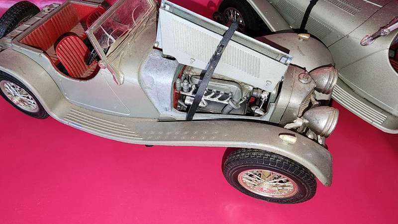Jaguar 100 SS ( x2 ) Bburago 1:18