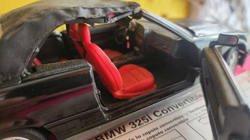BMW 325i "E36" Convertible  Maist { 1,18 }