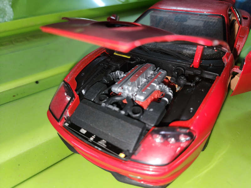 Ferrari Maranello (1:18) Maisto