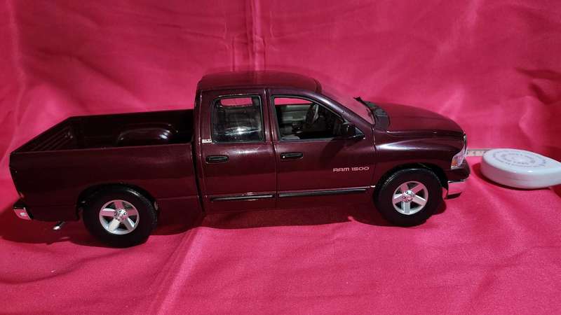 Dodge RAM 1500 (1:18) Welly