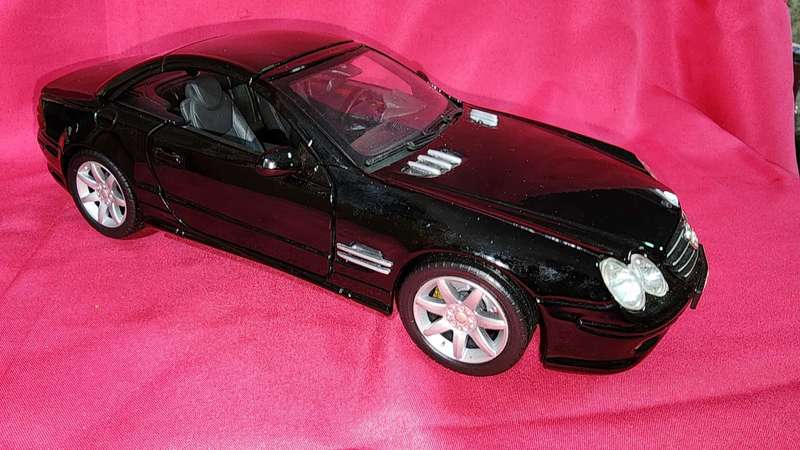 Mercedes SL 500 (1:18)