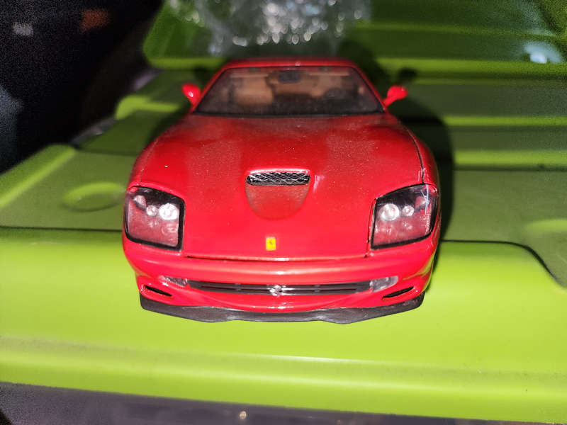 Ferrari Maranello (1:18) Maisto