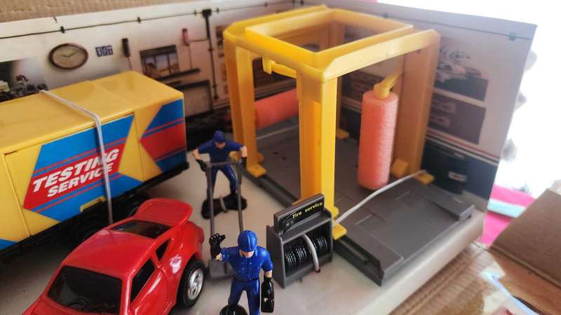 Racecar, Service Truck & Carwash