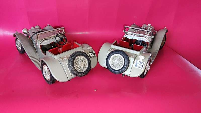 Jaguar 100 SS ( x2 ) Bburago 1:18