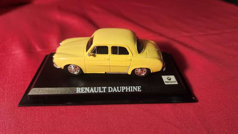Renault Dauphine   (1:43)  Del Prado