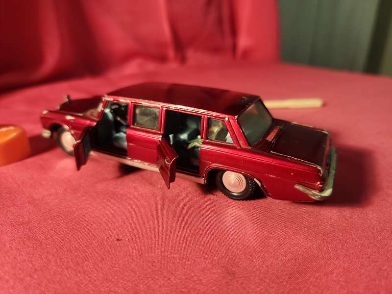 Mercedes 600 Dinky