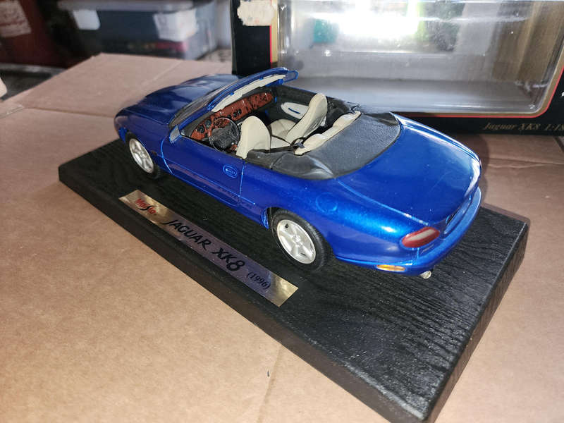 Jaguar XK 8 (1996)