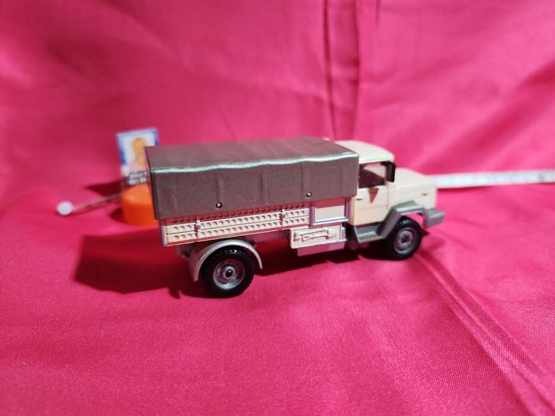 Iveco Truck by Solido
