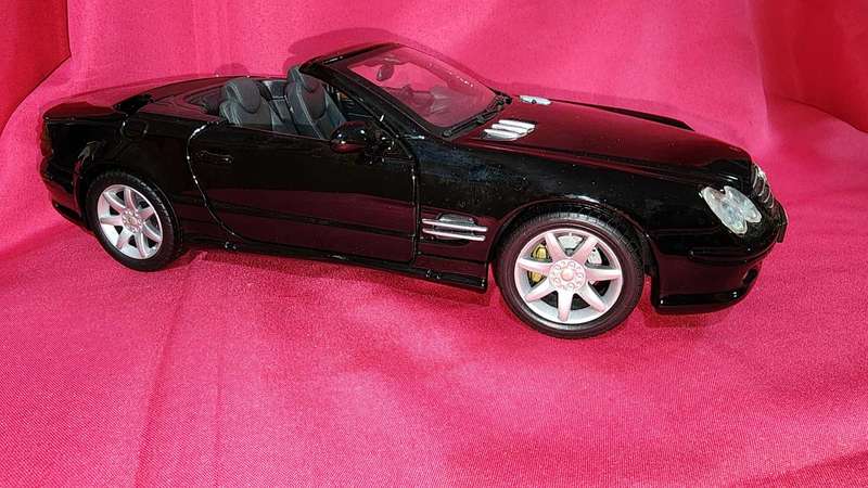Mercedes SL 500 (1:18)