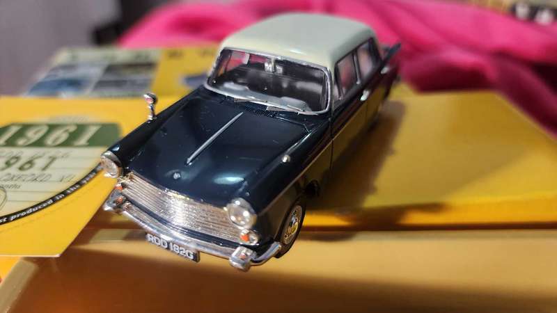 Morris Oxford By Vanguards