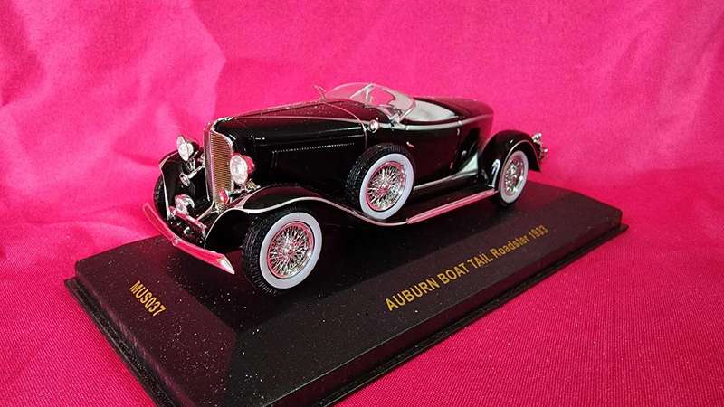 1933 Auburn Boat Tail Roadster ( ixo )