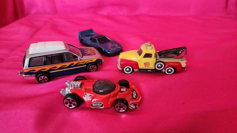 Lot of 4 (Mixed)