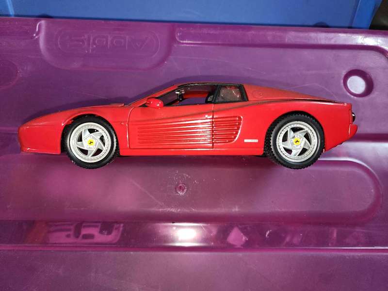 Testarossa Ferrari  by Hotwheels