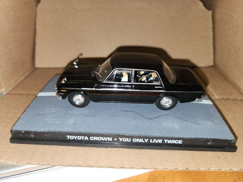 Toyota Crown James Bond Model