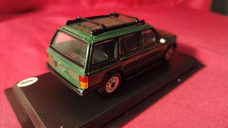 Jeep Grand Cherokee (1:43) Del Prado