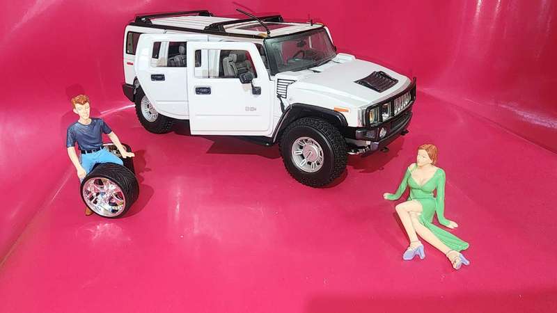 Hummer H2 (SUV) 1:18