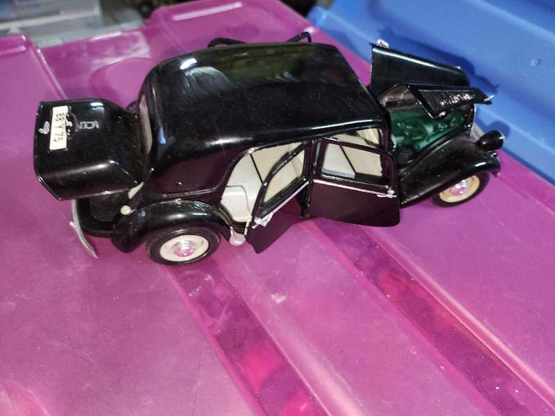 Citroen model 1:18