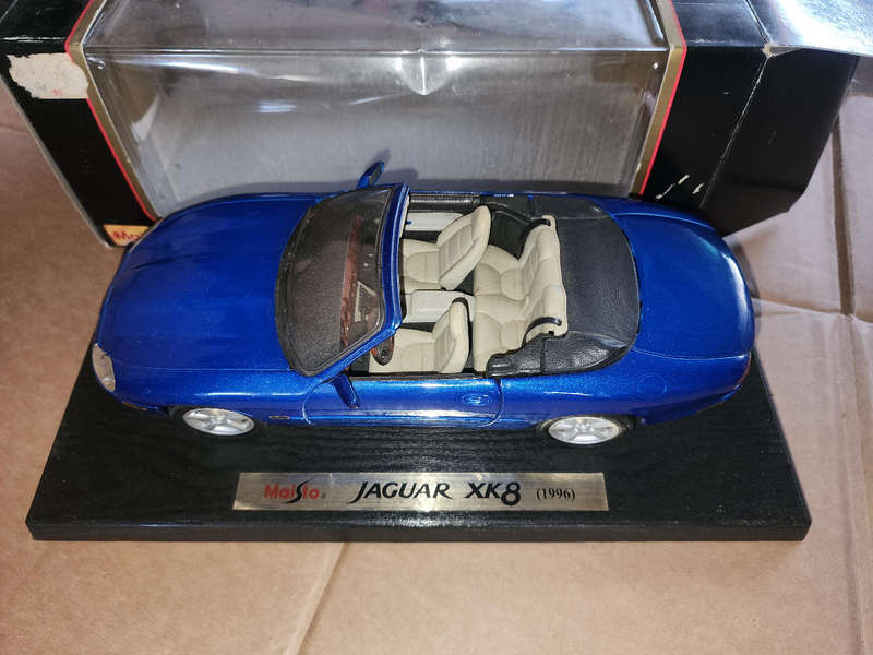 Jaguar XK 8 (1996)