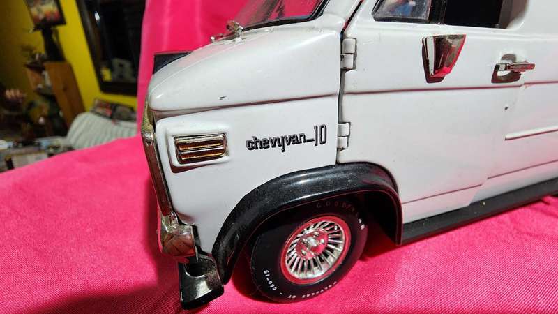 Chevyvan 10 "Highway 61" (1:18)
