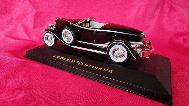 1933 Auburn Boat Tail Roadster ( ixo )
