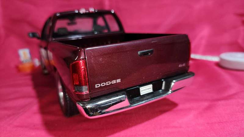 Dodge RAM 1500 (1:18) Welly